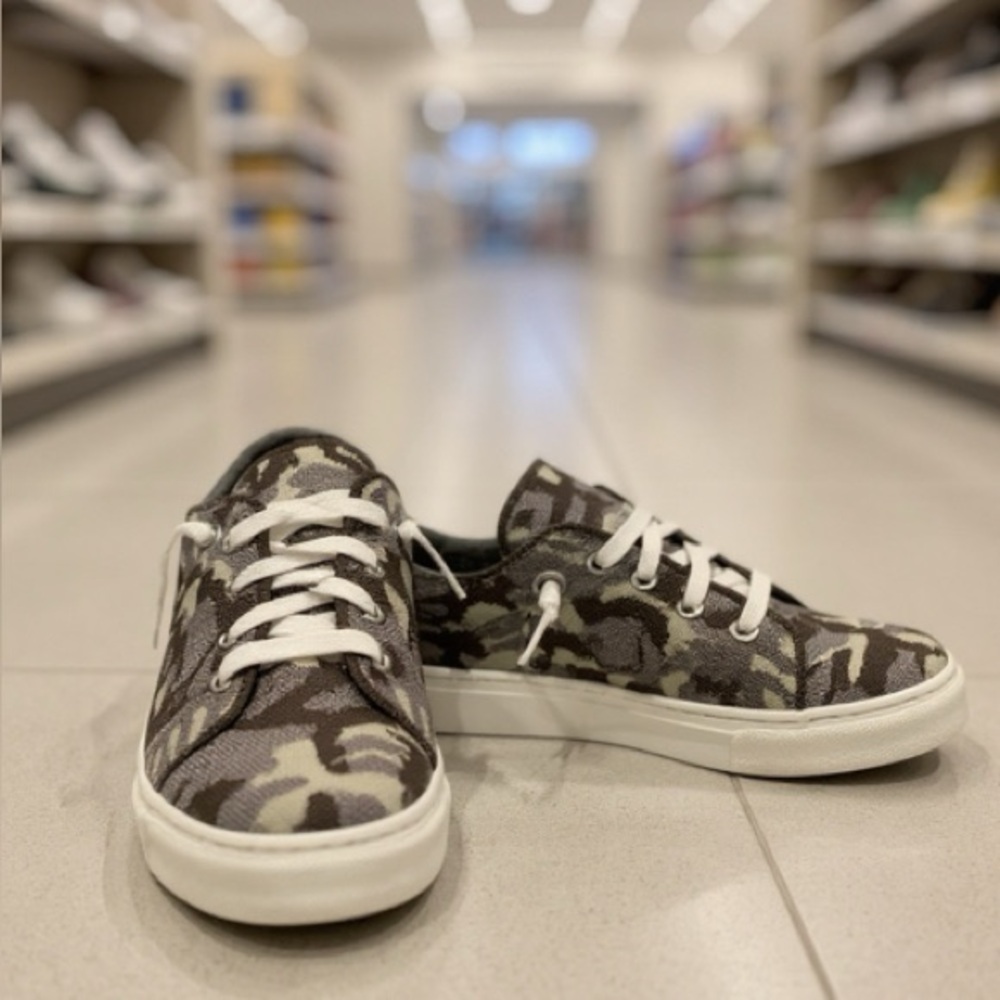 New Madden Girl Marisa-K Camo Knit, Size 9